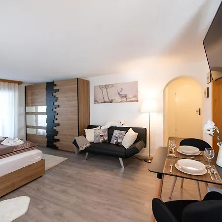 Agrimonia - Moebilierte Mit Balkon דירה דאבוס