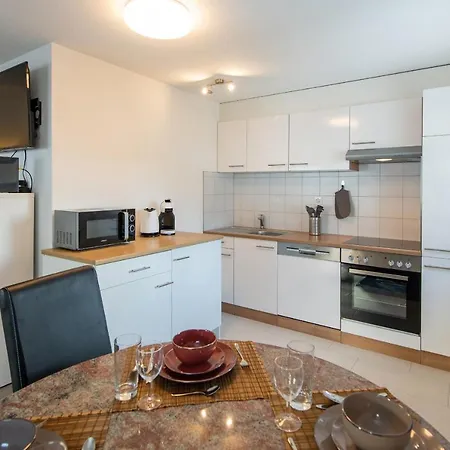 Agrimonia - Moebilierte Mit Balkon דירה *