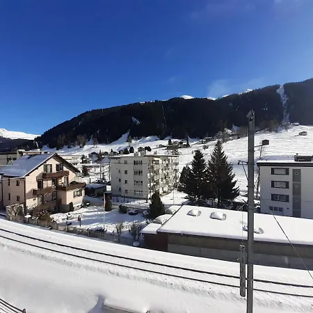 Agrimonia - Moebilierte Mit Balkon דירה דאבוס