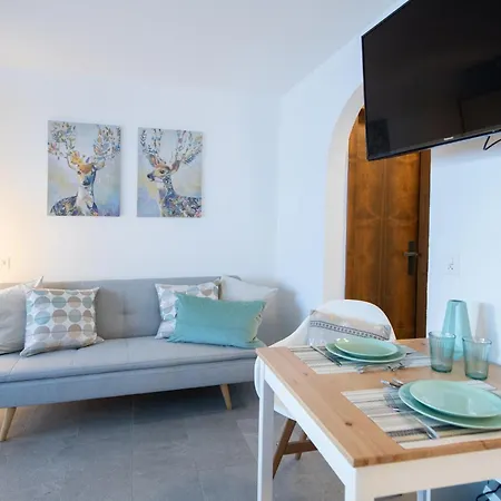 Agrimonia - Moebilierte Mit Balkon Apartment