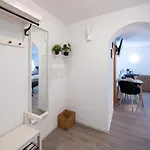 Agrimonia - Möbilierte Mit Balkon Apartment Davos