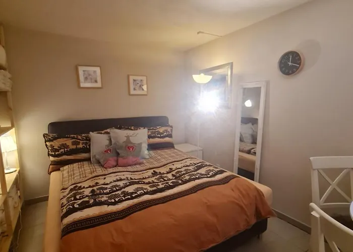 Agrimonia - Moebilierte Mit Balkon Apartman Davos